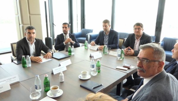 МОМИРОВИЋ: Захвални Мађарској на подршци и помоћи у реализацији еколошких пројеката МОМИРОВИЋ: Захвални Мађарској на подршци и помоћи у реализацији еколошких пројеката