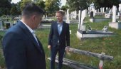 DRAŠKO STANIVUKOVIĆ SE SVAĐAO SA DIREKTOROM NA GROBLJU: Trava je viša od vas! (VIDEO)