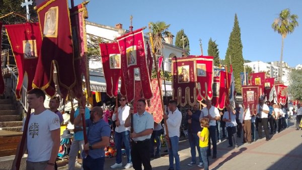 ХЕРЦЕГНОВСКЕ СПАСОВДАНСКЕ СВЕЧАНОСТИ: Литургија и литија - за напредак града и људи (ФОТО) ХЕРЦЕГНОВСКЕ СПАСОВДАНСКЕ СВЕЧАНОСТИ: Литургија и литија - за напредак града и људи (ФОТО)