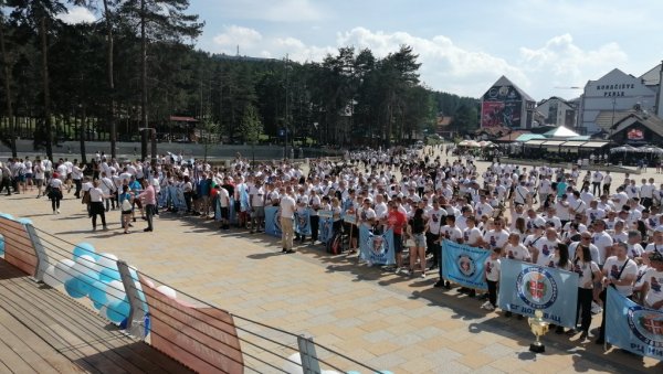 САБОР ДОБРИХ ЉУДИ И ПОЛИЦАЈАЦА: На Златибору траје чувена Полицијада (ФОТО) САБОР ДОБРИХ ЉУДИ И ПОЛИЦАЈАЦА: На Златибору траје чувена Полицијада (ФОТО)