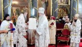 ПАТРИЈАРХ УРУЧИО ТОМОС АРХИЕПИСКОПУ СТЕФАНУ: Порфирије се обратио након литургије (ФОТО/ВИДЕО) ПАТРИЈАРХ УРУЧИО ТОМОС АРХИЕПИСКОПУ СТЕФАНУ: Порфирије се обратио након литургије (ФОТО/ВИДЕО)