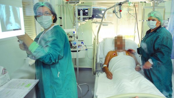 ТУЂЕ СРЦЕ ЧЕКАЈУ И МЛАДИЋИ: На списку је 40 до 50 пацијената, многи чекајући изгубе ову битку ТУЂЕ СРЦЕ ЧЕКАЈУ И МЛАДИЋИ: На списку је 40 до 50 пацијената, многи чекајући изгубе ову битку
