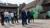 ШЕСТ МИЛИОНА ЗА ИНФРАСТРУКТУРУ: Наставак пројекта Да нам села буду ближа у Зрењанину ШЕСТ МИЛИОНА ЗА ИНФРАСТРУКТУРУ: Наставак пројекта Да нам села буду ближа у Зрењанину