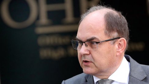 U KOM SVETU ON ŽIVI? Šmit nema više opcija, osim da napusti BiH U KOM SVETU ON ŽIVI? Šmit nema više opcija, osim da napusti BiH