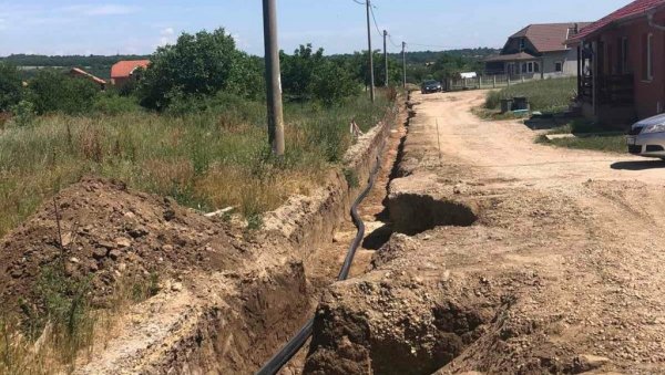 ЗА 20 ДОМАЋИНСТАВА: У Костолцу се гради водовод ЗА 20 ДОМАЋИНСТАВА: У Костолцу се гради водовод