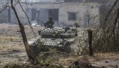 ЈУРИШ СНАГА ДНР НА АВДЕЈЕВКУ: Украјинска војска бежи и оставља и западне транспортере (ВИДЕО) ЈУРИШ СНАГА ДНР НА АВДЕЈЕВКУ: Украјинска војска бежи и оставља и западне транспортере (ВИДЕО)