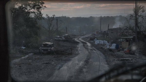 ПОЧЕЛА ПРЕДАЈА УКРАЈИНАЦА ИЗ ФАБРИКЕ АЗОТ: ЛНР - Нећемо објављивати бројке да би заштитили њихове рођаке ПОЧЕЛА ПРЕДАЈА УКРАЈИНАЦА ИЗ ФАБРИКЕ АЗОТ: ЛНР - Нећемо објављивати бројке да би заштитили њихове рођаке