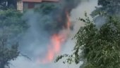 MATURANTI IZAZVALI POŽAR NA VOŽDOVCU? Vatra buknula u dvorištu osnovne škole (FOTO) MATURANTI IZAZVALI POŽAR NA VOŽDOVCU? Vatra buknula u dvorištu osnovne škole (FOTO)