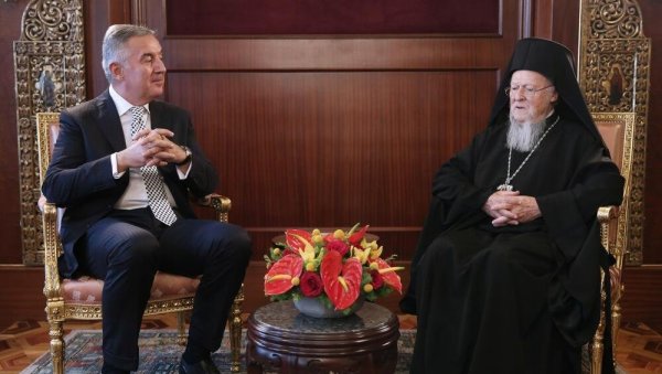 МИЛО КОД ВАРТОЛОМЕЈА ТРАЖИ ШАНСУ ЗА МИРАША: Председник Црне Горе пронашао новог савезника у старој тежњи да потисне Српску православну цркву МИЛО КОД ВАРТОЛОМЕЈА ТРАЖИ ШАНСУ ЗА МИРАША: Председник Црне Горе пронашао новог савезника у старој тежњи да потисне Српску православну цркву