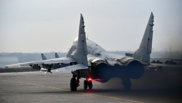 ЧУВАРИ СРПСКОГ НЕБА: Најмлаћи пилоти на обуци за МиГ-29 (ФОТО) ЧУВАРИ СРПСКОГ НЕБА: Најмлаћи пилоти на обуци за МиГ-29 (ФОТО)