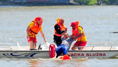 SPASIOCI POKAZUJU UMEĆE: Danas se obeležava Svetski dan civilne zaštite na Adi Ciganliji SPASIOCI POKAZUJU UMEĆE: Danas se obeležava Svetski dan civilne zaštite na Adi Ciganliji