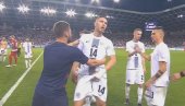 Е, МОЈ ЈАСМИНЕ: Простак Куртић вређао Србе, па згрозио цео свет (ВИДЕО) Е, МОЈ ЈАСМИНЕ: Простак Куртић вређао Србе, па згрозио цео свет (ВИДЕО)