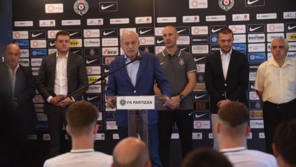 ПАРТИЗАН КРЕНУО У НОВУ СЕЗОНУ: Вучелић се захвалио Станојевићу, најавио Столицу, али причао и о ВАР-у ПАРТИЗАН КРЕНУО У НОВУ СЕЗОНУ: Вучелић се захвалио Станојевићу, најавио Столицу, али причао и о ВАР-у