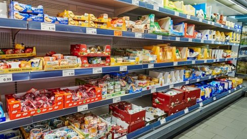 NALOŽENA KONTROLA TRŽIŠTA MLEKA, VINA, JAKIH ALKOHOLNIH PIĆA: Kreće borba protiv prevara s hranom u Srbiji NALOŽENA KONTROLA TRŽIŠTA MLEKA, VINA, JAKIH ALKOHOLNIH PIĆA: Kreće borba protiv prevara s hranom u Srbiji