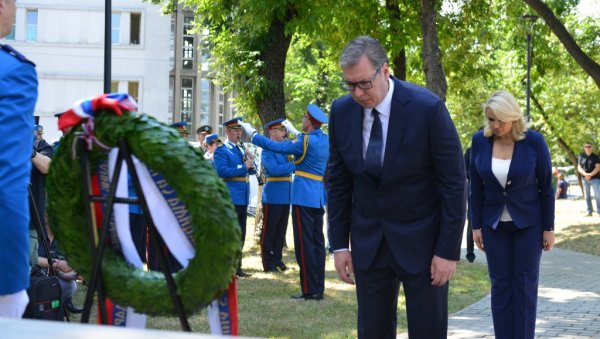 СЛОБОДА СРБИЈЕ ЈЕ БИЛА И ОСТАЋЕ НАЈВЕЋА ВРЕДНОСТ: Моћна порука председника Вучића на дан када је завршена битка на Кошарама (ВИДЕО) СЛОБОДА СРБИЈЕ ЈЕ БИЛА И ОСТАЋЕ НАЈВЕЋА ВРЕДНОСТ: Моћна порука председника Вучића на дан када је завршена битка на Кошарама (ВИДЕО)