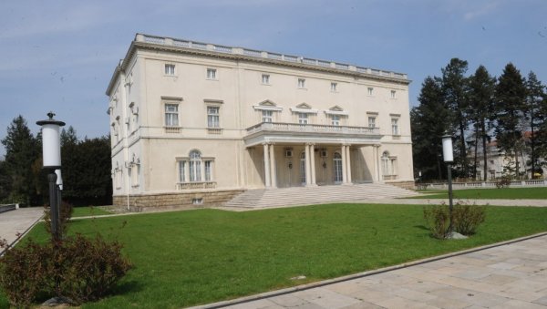 ОД СУБОТЕ ПОНОВО У БЕЛИ ДВОР: После две године паузе дворски комплекс на Дедињу отворен за посетиоце ОД СУБОТЕ ПОНОВО У БЕЛИ ДВОР: После две године паузе дворски комплекс на Дедињу отворен за посетиоце