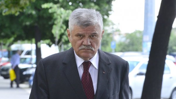 ВРЕМЕ ЗА ЈАГОДЕ: Душан Михајловић ВРЕМЕ ЗА ЈАГОДЕ: Душан Михајловић