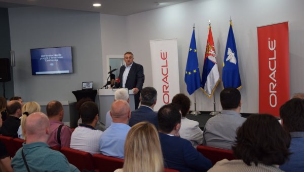 ШАЛТЕРИ ОТИШЛИ У ЗАБОРАВ: Свилајнац – прва општина у Србији која је дигитализовала услуге које пружа грађанима ШАЛТЕРИ ОТИШЛИ У ЗАБОРАВ: Свилајнац – прва општина у Србији која је дигитализовала услуге које пружа грађанима