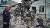 ТУКЛИ ГА, ПОЛОМИЛИ РЕБРА И ГРУДНУ КОСТ: Мушкарца из Доњецка злостављали амерички и енглески плаћеници! (ВИДЕО)