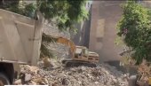 NASTRADALA CELA PORODICA? Šest osoba poginulo u rušenju zgrade u Kairu (VIDEO) NASTRADALA CELA PORODICA? Šest osoba poginulo u rušenju zgrade u Kairu (VIDEO)
