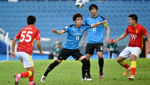 ТИП ПРЕДЛАЖЕ – ЈАПАН 1: Кишa голова у дуелу  Кавасакија са Кашивом