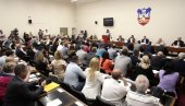 ОДБОРНИЦИМА УБУДУЋЕ 40.000 ДИНАРА Увећана накнада за чланове градског парламента ОДБОРНИЦИМА УБУДУЋЕ 40.000 ДИНАРА Увећана накнада за чланове градског парламента