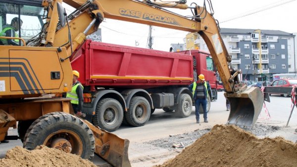 ПРОМЕНА РЕЖИМА САОБРАЋАЈА У ВРАЊУ: Радови на капиталном пројекту затворили још једну улицу ПРОМЕНА РЕЖИМА САОБРАЋАЈА У ВРАЊУ: Радови на капиталном пројекту затворили још једну улицу