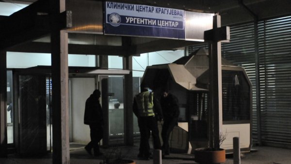 ПОЛИЦИЈА ДОШЛА ДО СНИМАКА СА БАЗЕНА: На једном од њих се види да се дечак из Шида држао за ивицу ПОЛИЦИЈА ДОШЛА ДО СНИМАКА СА БАЗЕНА: На једном од њих се види да се дечак из Шида држао за ивицу