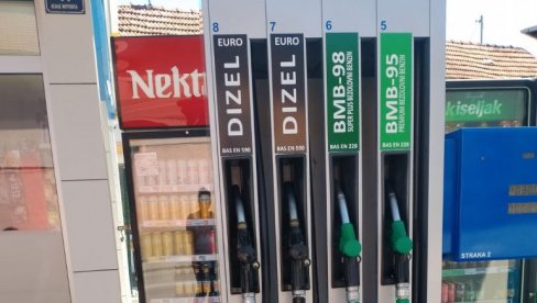PROSEČNA PLATA U RS PET REZERVOARA! Ekonomisti: Hitno treba suspendovati akcize PROSEČNA PLATA U RS PET REZERVOARA! Ekonomisti: Hitno treba suspendovati akcize
