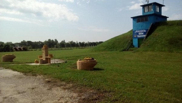 ПОСКУПЉУЈЕ И ЧЕСМУША СА АРСЕНОМ: Љути у селима где вода није за пиће ПОСКУПЉУЈЕ И ЧЕСМУША СА АРСЕНОМ: Љути у селима где вода није за пиће