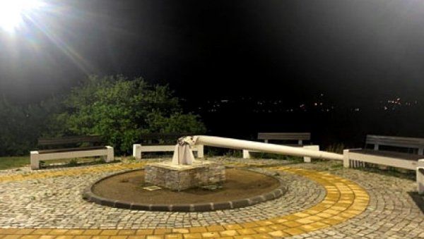 ПАО ЈАРБОЛ НА УЛАСКУ У ВРАЊЕ: Невреме чупало стабла из корена ПАО ЈАРБОЛ НА УЛАСКУ У ВРАЊЕ: Невреме чупало стабла из корена