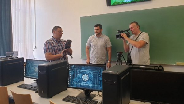 ЛАБОРАТОРИЈЕ У НОВОМ РУХУ: Опрема Електротехничком факултету у Источном Сарајеву ЛАБОРАТОРИЈЕ У НОВОМ РУХУ: Опрема Електротехничком факултету у Источном Сарајеву