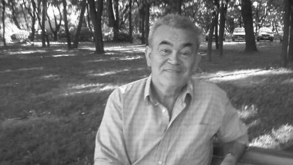 ДОКТОРАТ ПОСВЕТИО ЧИКА ЈОВИ ЗМАЈУ: Преминуо професор, књижевник и есејиста Василије Радикић ДОКТОРАТ ПОСВЕТИО ЧИКА ЈОВИ ЗМАЈУ: Преминуо професор, књижевник и есејиста Василије Радикић