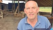 OSLADI SVE SOKAKE: Živorad Stefanović iz Runjana daruje svu komšijsku decu medom OSLADI SVE SOKAKE: Živorad Stefanović iz Runjana daruje svu komšijsku decu medom