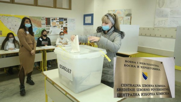 ЧЕЛО СРПСКЕ ЧЕКА ДОДИКА ИЛИ ТРИВИЋЕВУ: Цвијановићева и Шаровић имају највише шанси да преузму функцију члана у Председништву ЧЕЛО СРПСКЕ ЧЕКА ДОДИКА ИЛИ ТРИВИЋЕВУ: Цвијановићева и Шаровић имају највише шанси да преузму функцију члана у Председништву