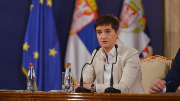 БРНАБИЋ: Имамо шампиона! Додуше, у неславној дисциплини лупања глупости и причања регионалних небулоза БРНАБИЋ: Имамо шампиона! Додуше, у неславној дисциплини лупања глупости и причања регионалних небулоза
