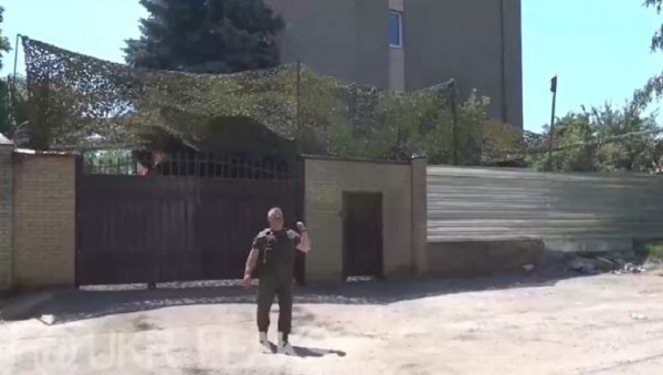 УКРАЈИНСКА ЗВЕРСТВА У ИЗЈУМУ: Служба безбедности Украјине масакрирала и мучила људе од 2014. године (ВИДЕО) УКРАЈИНСКА ЗВЕРСТВА У ИЗЈУМУ: Служба безбедности Украјине масакрирала и мучила људе од 2014. године (ВИДЕО)