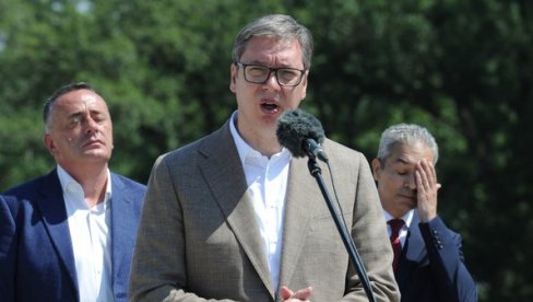 PREDSEDNIK VUČIĆ O ZABRANI ABORTUSA: Nikada ne bih podržao tako nešto, Srbija ima zakone koji to regulišu PREDSEDNIK VUČIĆ O ZABRANI ABORTUSA: Nikada ne bih podržao tako nešto, Srbija ima zakone koji to regulišu