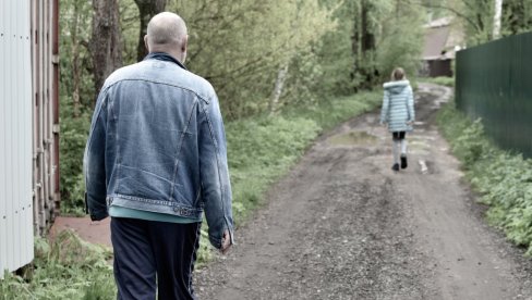 U REGISTRU PEDOFILA DOŽIVOTNO NJIH 544! Ko kontroliše kako se sprovode mere koje izrekne sud osuđenima po Marijinom zakonu U REGISTRU PEDOFILA DOŽIVOTNO NJIH 544! Ko kontroliše kako se sprovode mere koje izrekne sud osuđenima po Marijinom zakonu