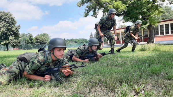 ОДБРАНУ ЈАЧА 100 ПОДОФИЦИРА: Истиче рок за пријављивање заинтересованих да граде каријеру у Војсци Србије