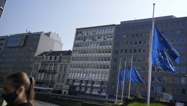 ДВА МОГУЋА ИСХОДА У БРИСЕЛУ Дачић: Један је да ипак преовлада здрав разум... ДВА МОГУЋА ИСХОДА У БРИСЕЛУ Дачић: Један је да ипак преовлада здрав разум...
