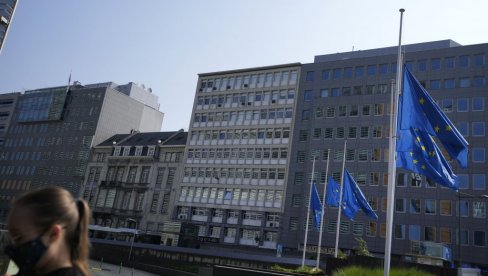 NAŠ PUT JE EU, ALI SE UZDAMO U NAŠE SNAGE: Srbija, uprkos svim preprekama Brisela, neće menjati državni kurs NAŠ PUT JE EU, ALI SE UZDAMO U NAŠE SNAGE: Srbija, uprkos svim preprekama Brisela, neće menjati državni kurs