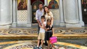 НА ОПЛЕНЦУ: Томислав Момировић са породицом обишао Цркву Светог Ђорђа НА ОПЛЕНЦУ: Томислав Момировић са породицом обишао Цркву Светог Ђорђа