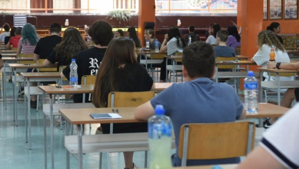 ОВО ЈЕ ФОРМУЛАР КОЈИ ТРЕБА ДА ПОПУНИТЕ: Почиње пријава средњошколаца за 10.000 динара помоћи - Све у два корака (ВИДЕО) ОВО ЈЕ ФОРМУЛАР КОЈИ ТРЕБА ДА ПОПУНИТЕ: Почиње пријава средњошколаца за 10.000 динара помоћи - Све у два корака (ВИДЕО)
