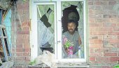 НИ ГРАНАТИРАЊЕ ИХ НЕ СПРЕЧЕВА: 6.000 становника Нове Каховке поднело захтев за руске пасоше (ВИДЕО)