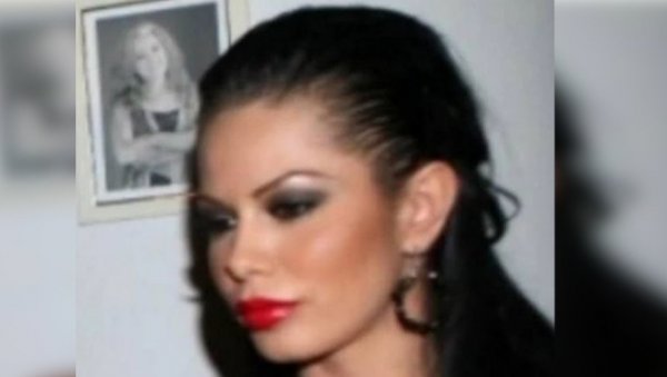 ЋЕРКА УМРЛА ОД ДРОГЕ, СИН СЕ УТОПИО У ДУНАВУ: Исповест мајке Иване Млађовић - Брат је за сестром отишао од туге (ФОТО) ЋЕРКА УМРЛА ОД ДРОГЕ, СИН СЕ УТОПИО У ДУНАВУ: Исповест мајке Иване Млађовић - Брат је за сестром отишао од туге (ФОТО)