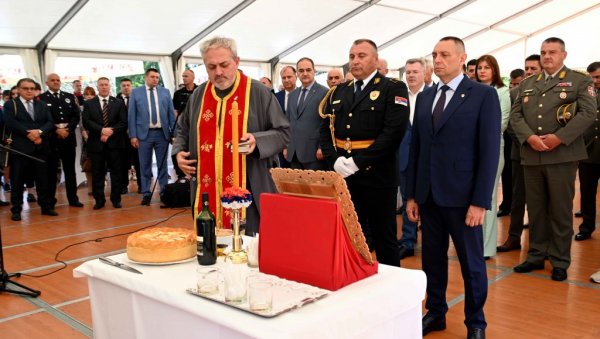 ДАН И СЛАВА ЖАНДАРМЕРИЈЕ Вулин: Изнад њих постоји већа вредност од живота, то је трајање нације и слободе ДАН И СЛАВА ЖАНДАРМЕРИЈЕ Вулин: Изнад њих постоји већа вредност од живота, то је трајање нације и слободе