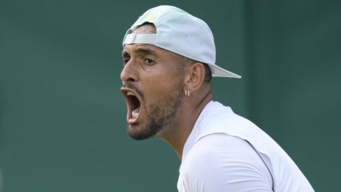 SINER SIGURNO GLEDA I NE MOŽE DA VERUJE: Ovo je Nik Kirjos poručio Italijanu optuženom za doping SINER SIGURNO GLEDA I NE MOŽE DA VERUJE: Ovo je Nik Kirjos poručio Italijanu optuženom za doping