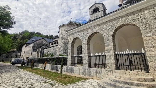 СКАНДАЛ У ЦРНОЈ ГОРИ: Полиција поднела пријаву против монахиње због повреде угледа Црне Горе СКАНДАЛ У ЦРНОЈ ГОРИ: Полиција поднела пријаву против монахиње због повреде угледа Црне Горе