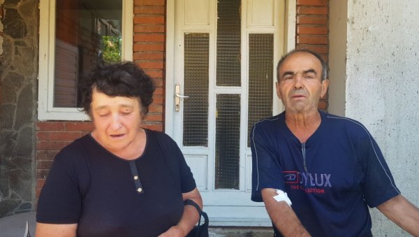 МИ ЈЕ ЖАЛИМО, А НАШ СИН МРТАВ Родитељи Ивана из Лесковца: Није ни могао да нам се јави кад је набијен у буре МИ ЈЕ ЖАЛИМО, А НАШ СИН МРТАВ Родитељи Ивана из Лесковца: Није ни могао да нам се јави кад је набијен у буре